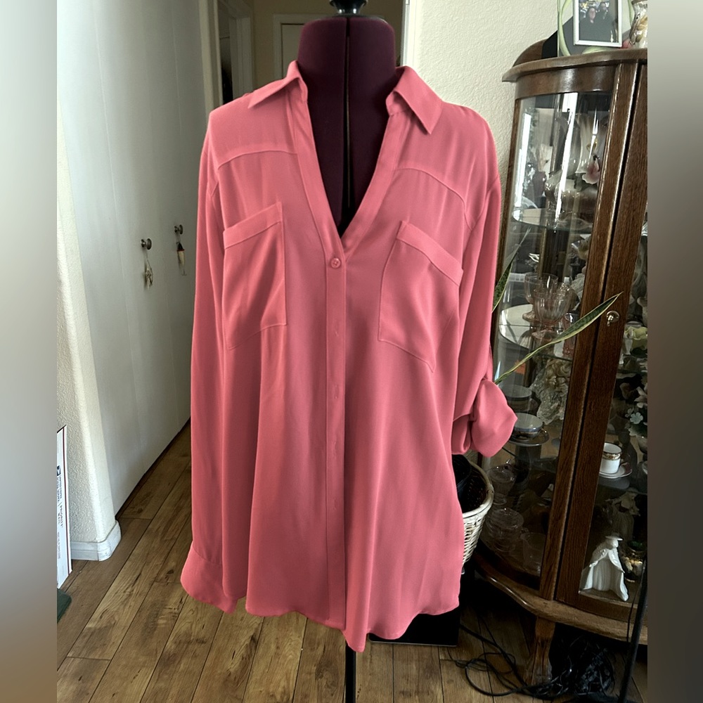 Express Blouse With Adjustable Sleeves